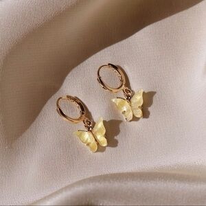 3/$30 💛 Yellow Acrylic Butterfly Earrings